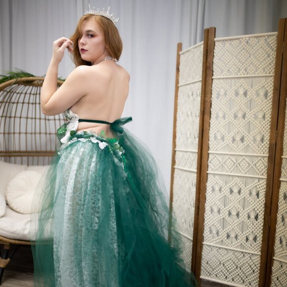 SAMPLE GOWN ONLY "EILEEN" Green & White Boho Wedding Ballgown Set - Picture 9 of 12